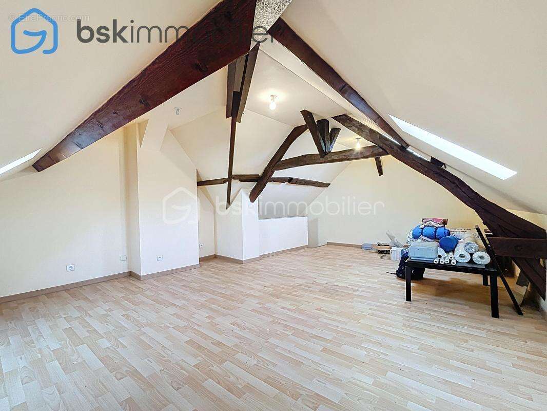 Maison à SAINT-ETIENNE-DU-ROUVRAY