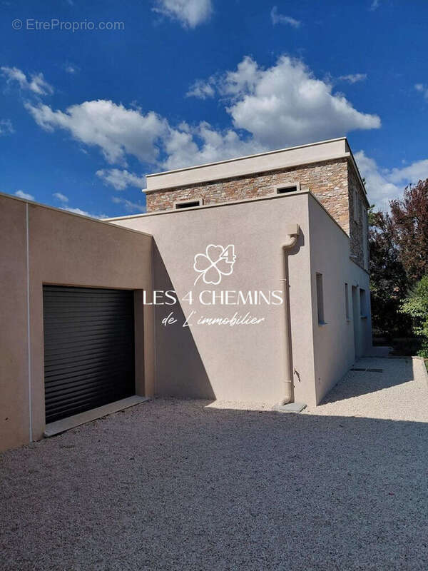 Maison à POURRIERES