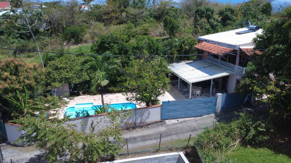 Maison à RIVIERE-SALEE