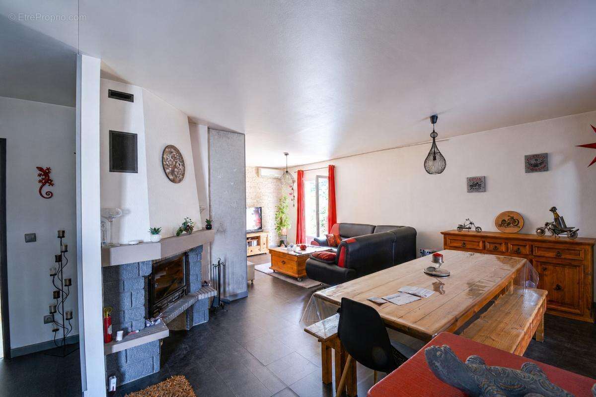 Maison à SAINT-ALBAN-AURIOLLES
