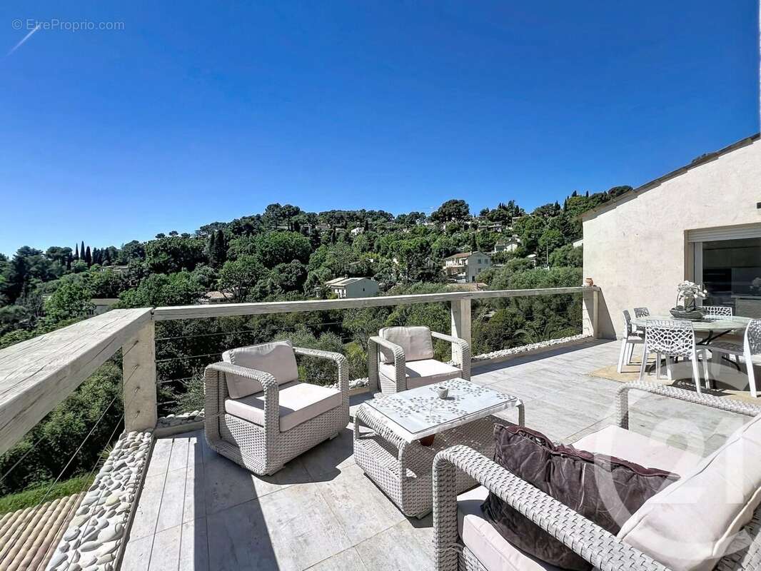 Maison à MOUGINS