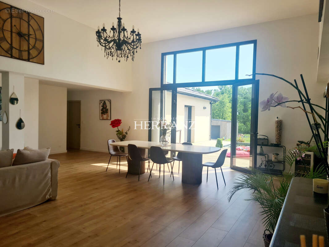 Maison à SAINT-ANTOINE-SUR-L'ISLE