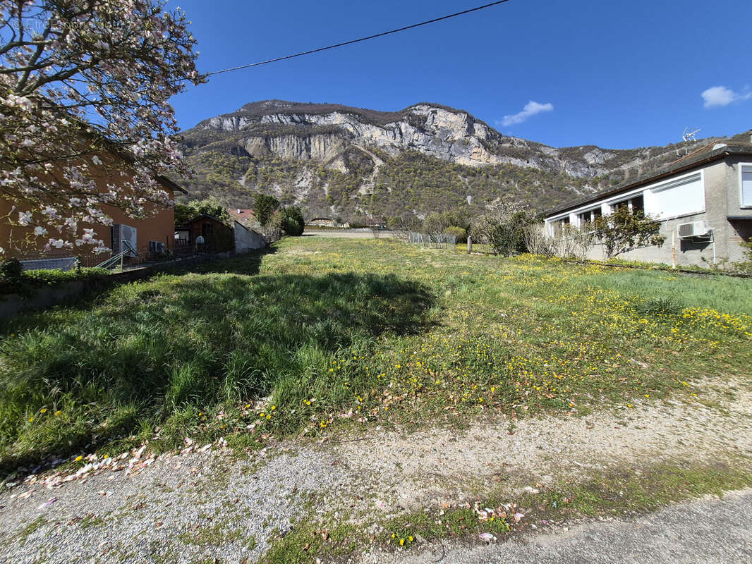 Terrain à CULOZ