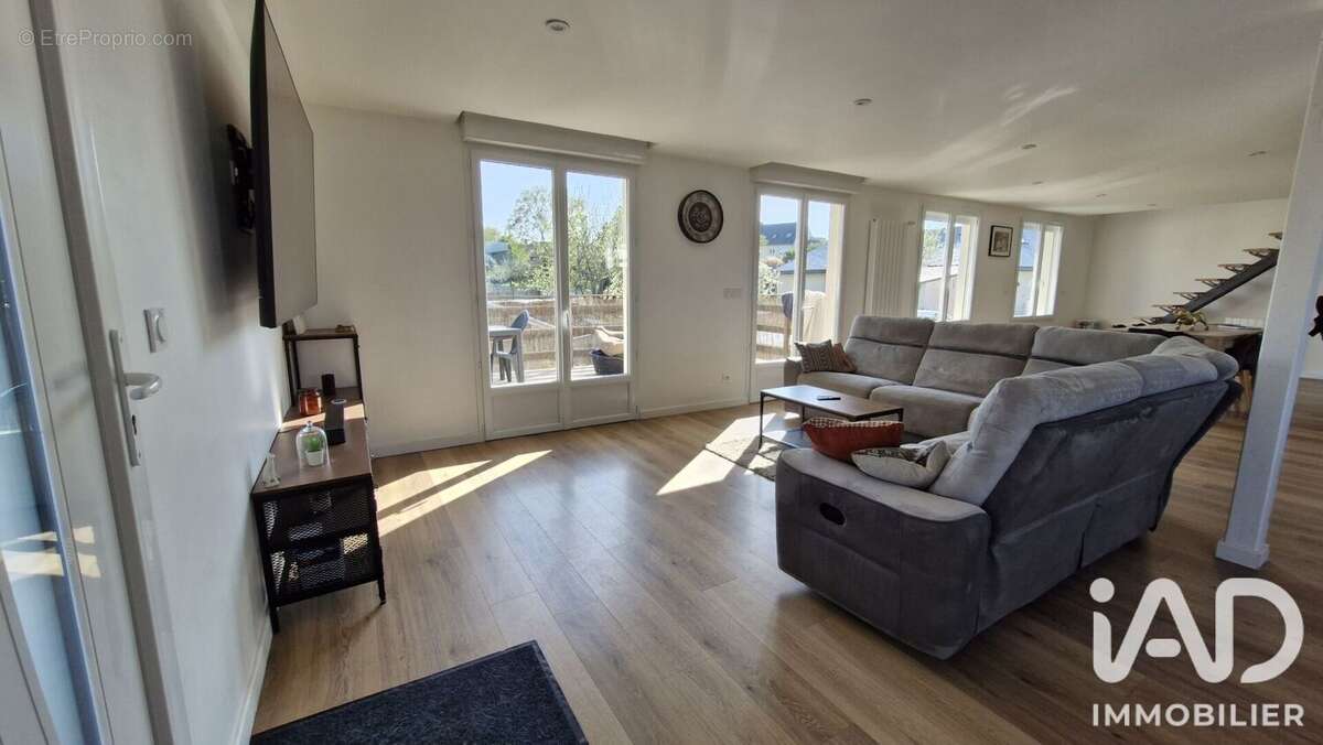 Maison 207 m² à Langueux  - photo 2