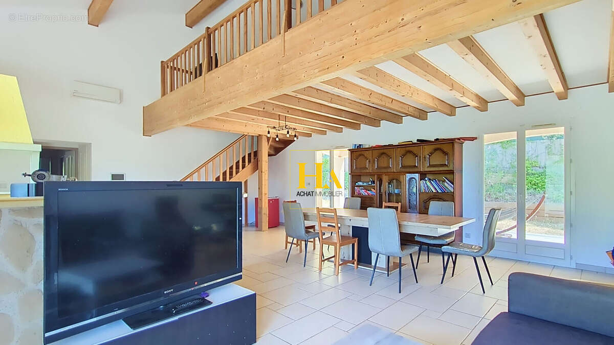 Charpey: Maison d'environ 134 m² avec belle pièce de vie, mezzanine, double garage et atelier - photo 6