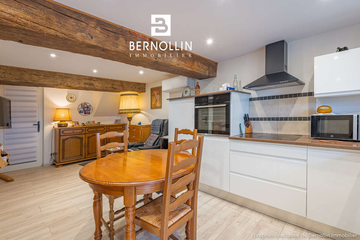 COUP DE COEUR à Curtafond - Propriété de charme de 300 m2 - 11 pièces - photo 16