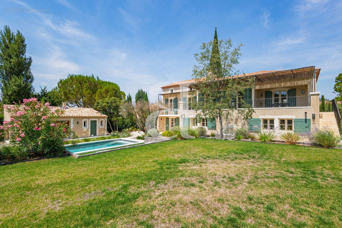 Maison 300 m² à Fontvieille  - photo 4