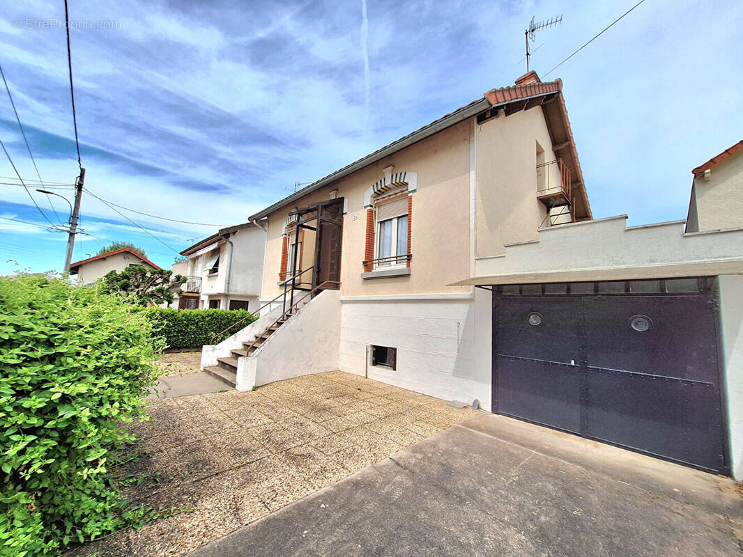 Maison à MONTLUCON