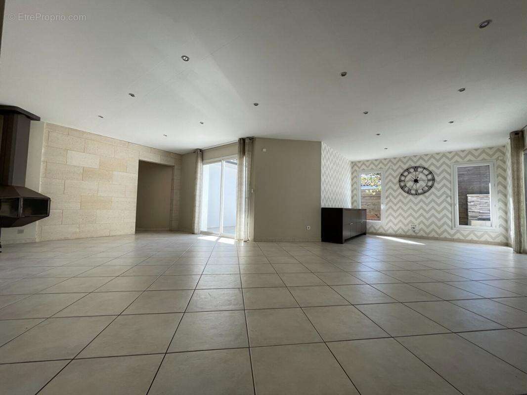 Maison Pessac 7 pièce(s) 5 CHAMBRES + BUREAU 194 m2 - photo 7