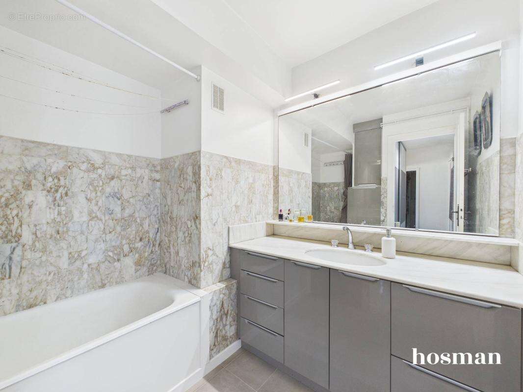 Appartement à PARIS-20E