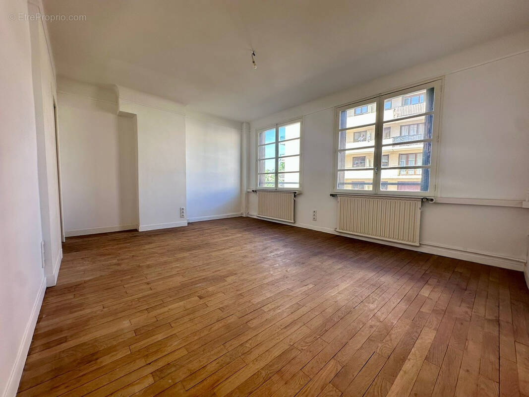 Fontenay-sous-Bois: appartement 4 pièces proche centre ville - photo 2