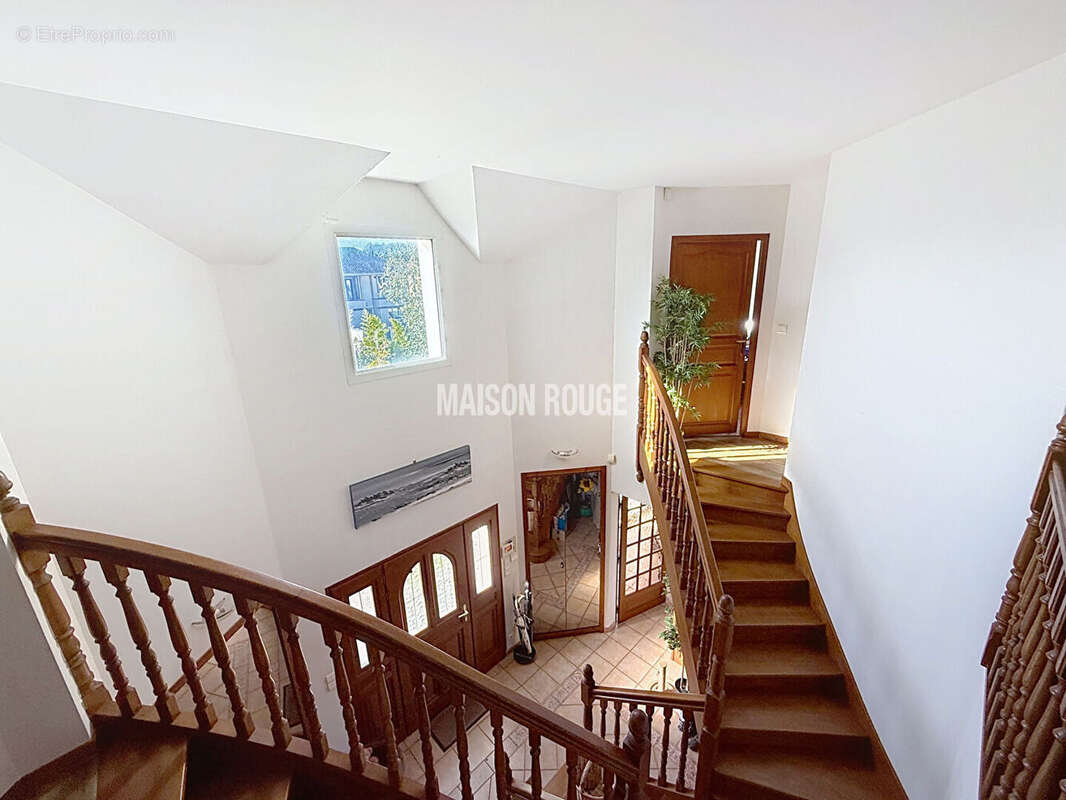 Maison 5 chambres, piscine, proche commerces et plage - photo 9