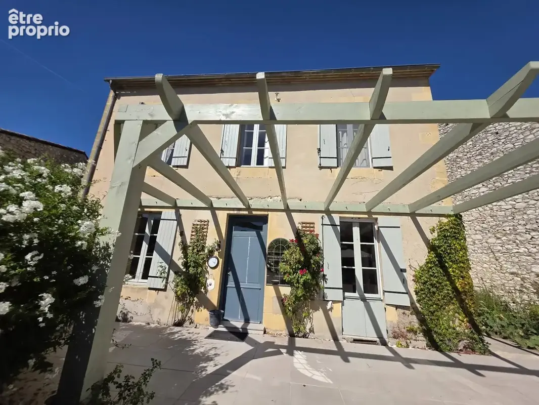 Maison de Charme dans une ville animée - photo 17