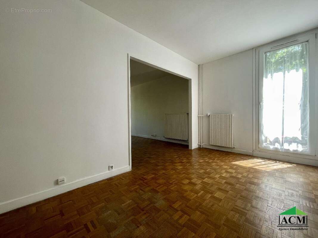 Appartement à MERY-SUR-OISE
