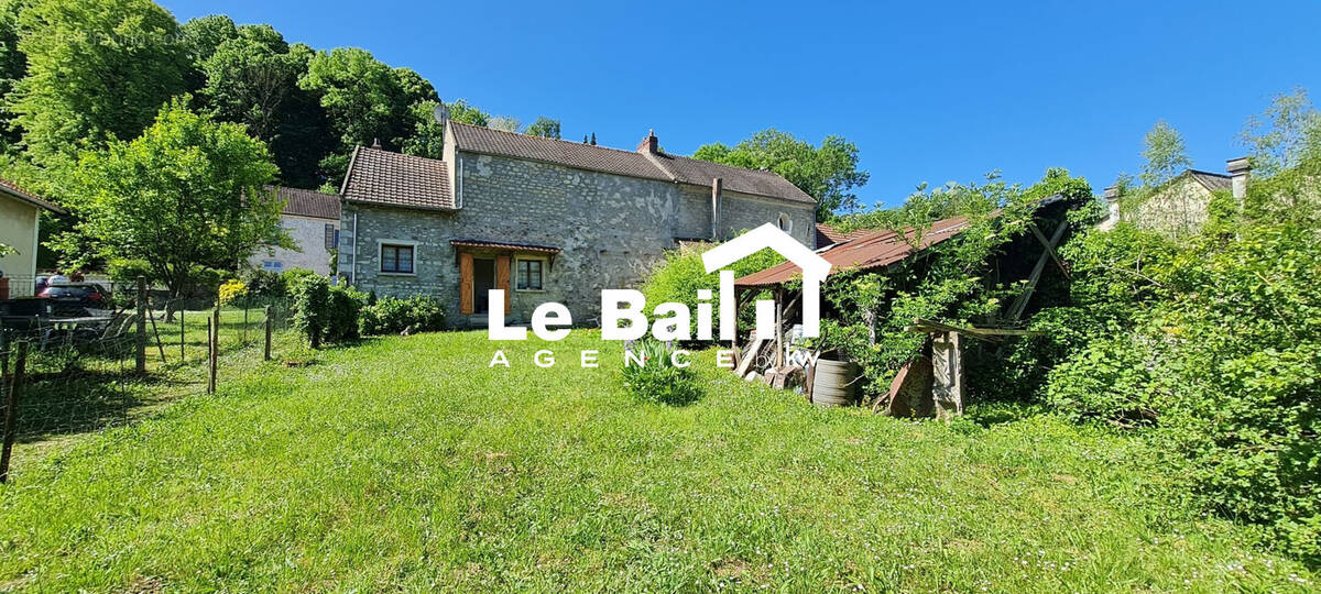 Maison à VALLANGOUJARD