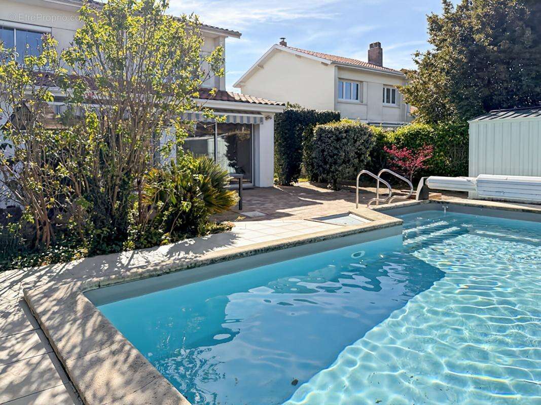 Maison à LE HAILLAN