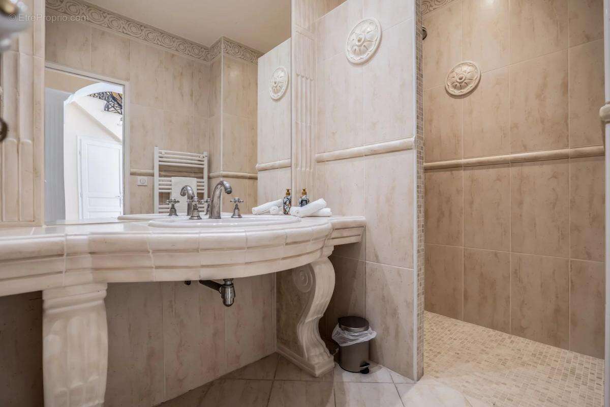 Maison à VILLENEUVE-LE-COMTE