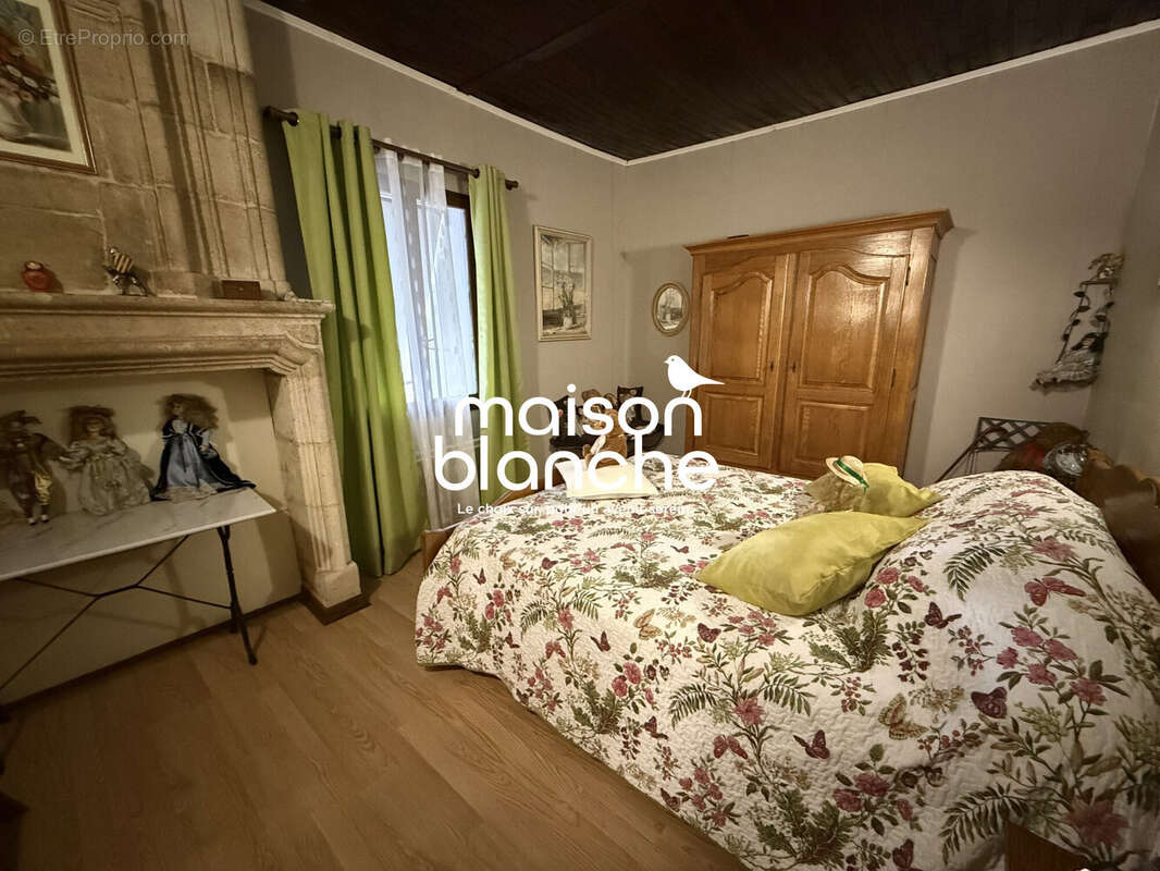Maison 123 m² à Saint-Denis-De-Pile  - photo 5