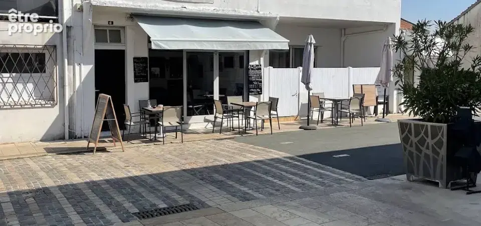 La tranche-sur-mer   emplacement no1 au cœur du centre-ville ! - photo 2