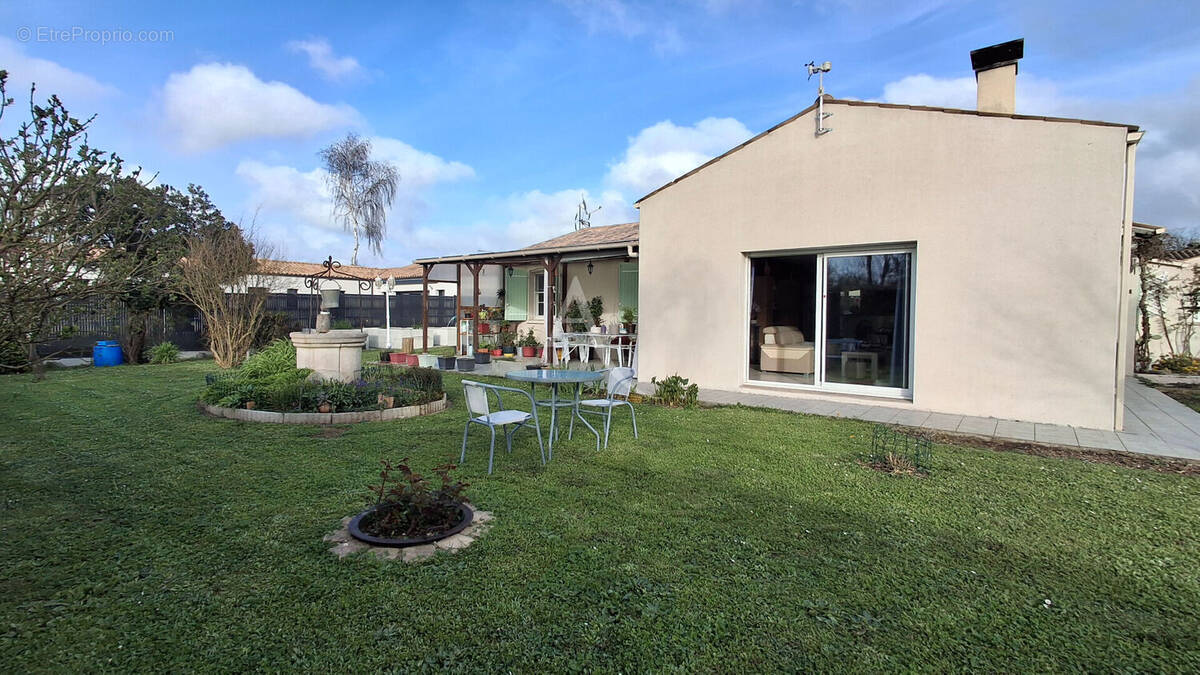 Maison à SAINTE-SOULLE