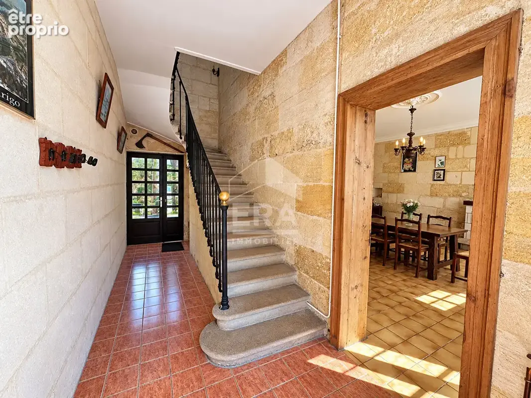Maison à vendre à Tauriac - 7 pièces, 209 m², travaux à prévoir - photo 2