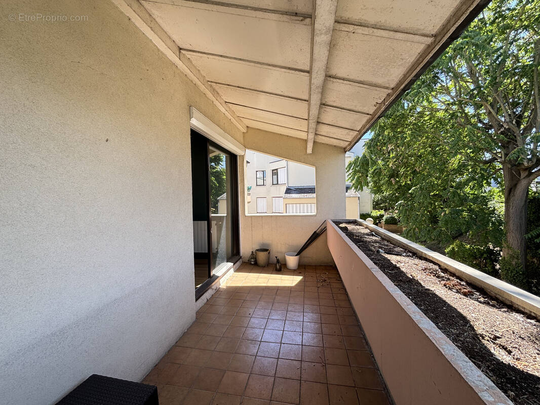 Appartement à SARTROUVILLE