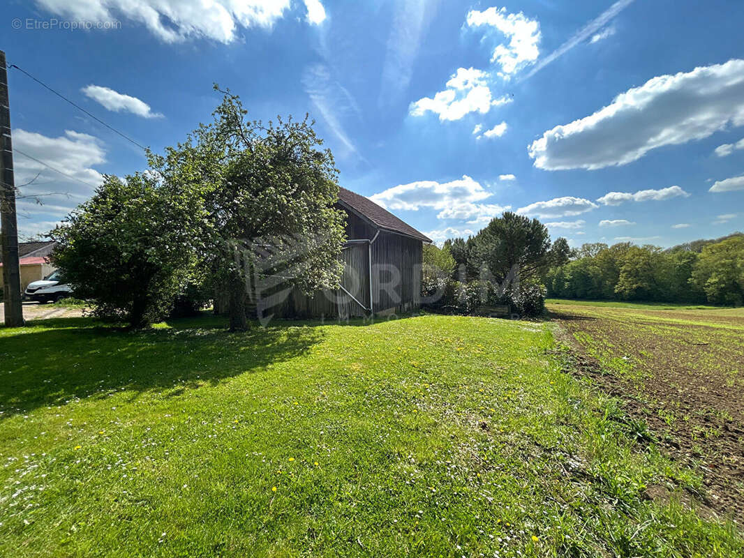 Maison à TOUCY