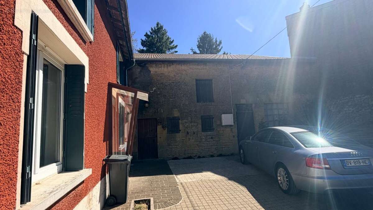 Villecloye maison 3 chambres avec grange, atelier, garage et beau terrain - photo 14