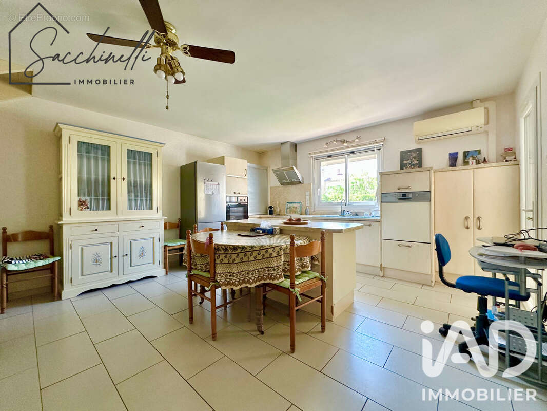 Maison 130 m² à Six-Fours-Les-Plages  - photo 2