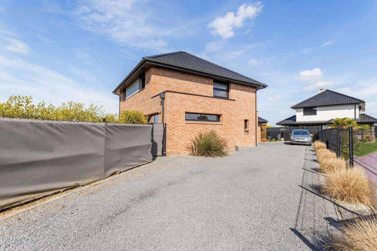 Maison à GONDECOURT