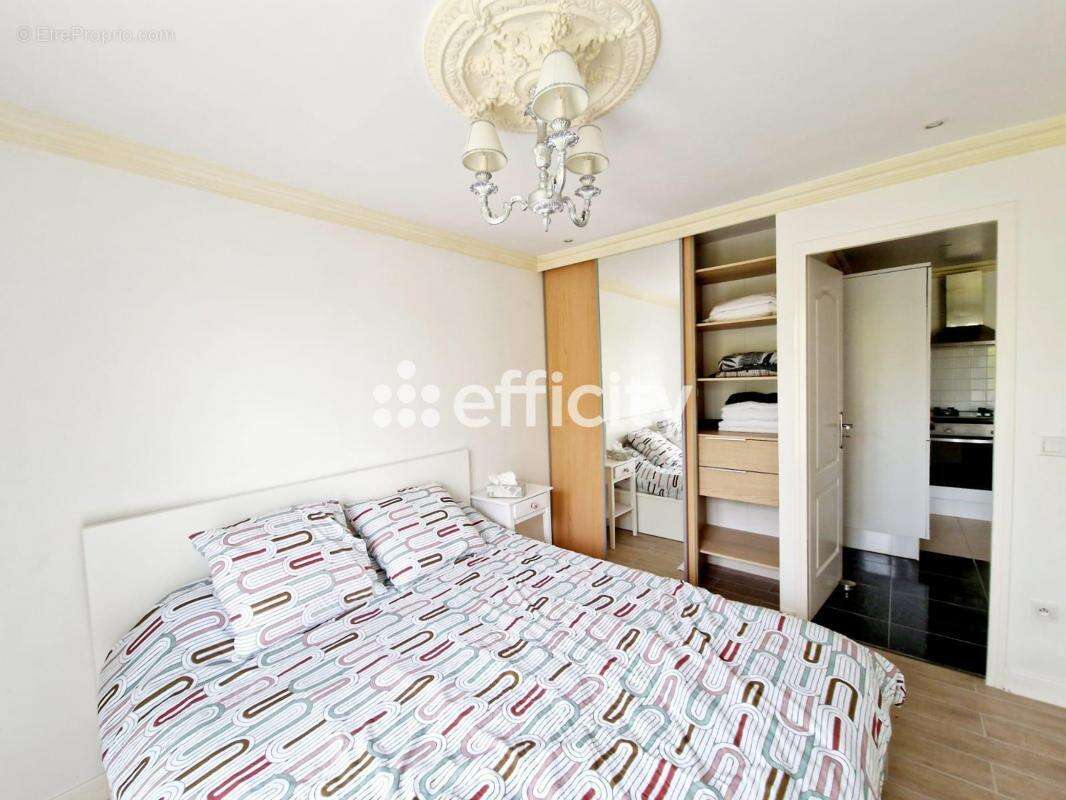 Appartement à L'HAY-LES-ROSES