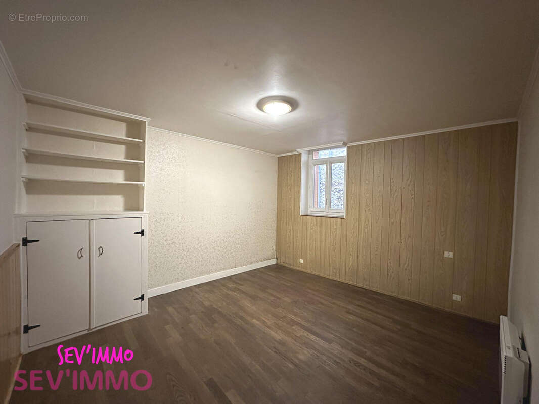 Maison 125 m² à Saint-Germain-Des-Fosses  - photo 6