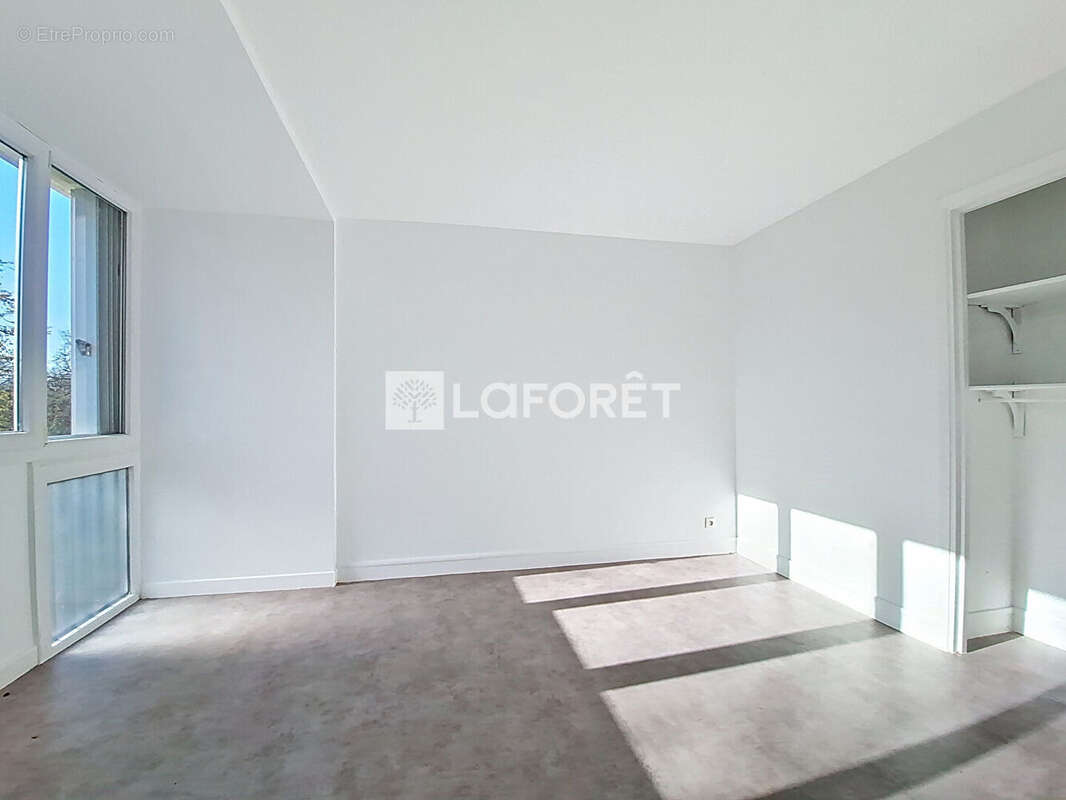 Appartement à VERNEUIL-SUR-SEINE