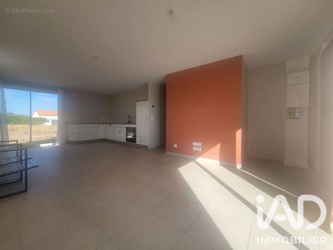Maison 60 m² à Montournais  - photo 7