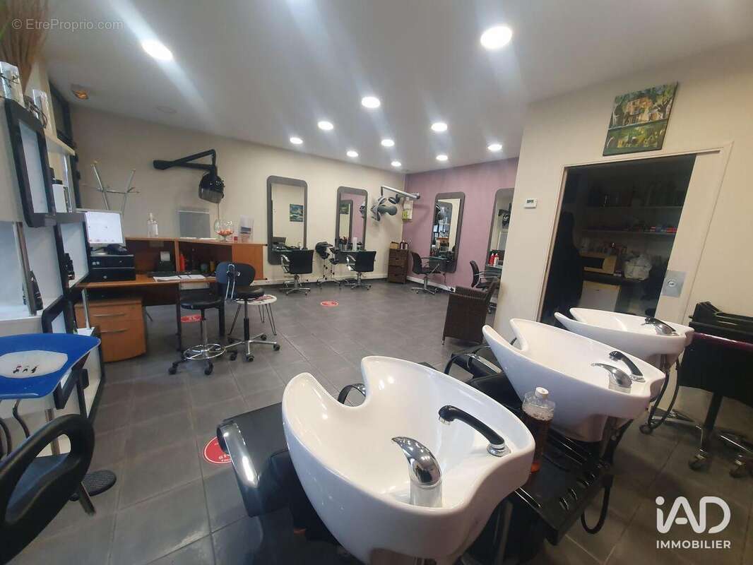 Photo 9 - Commerce à DREUIL-LES-AMIENS