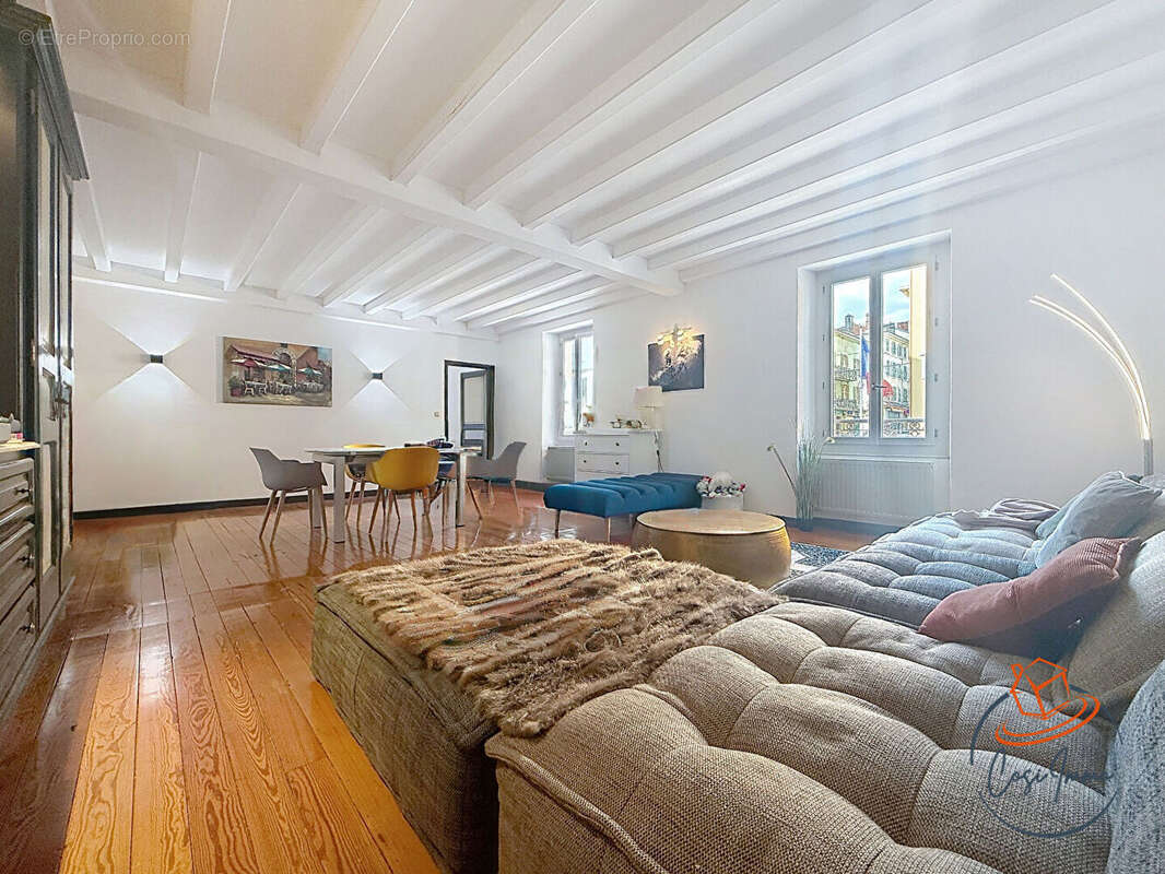 Appartement à BELLEGARDE-SUR-VALSERINE