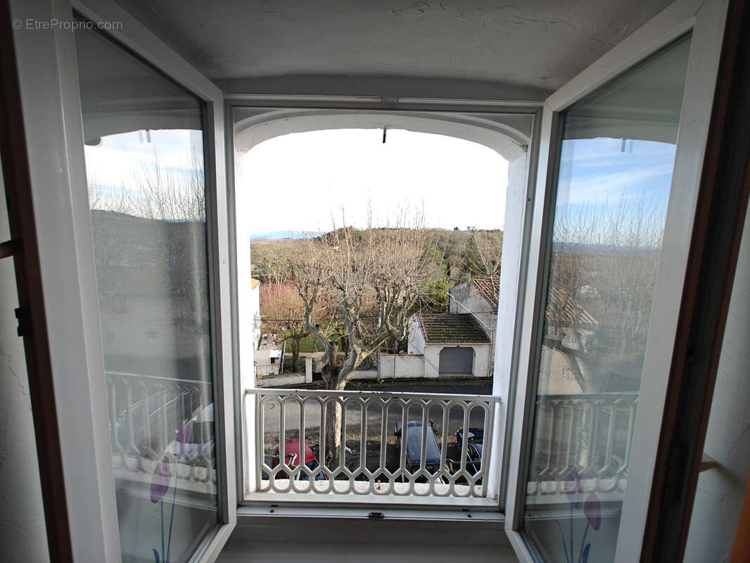 Appartement à ALAIGNE