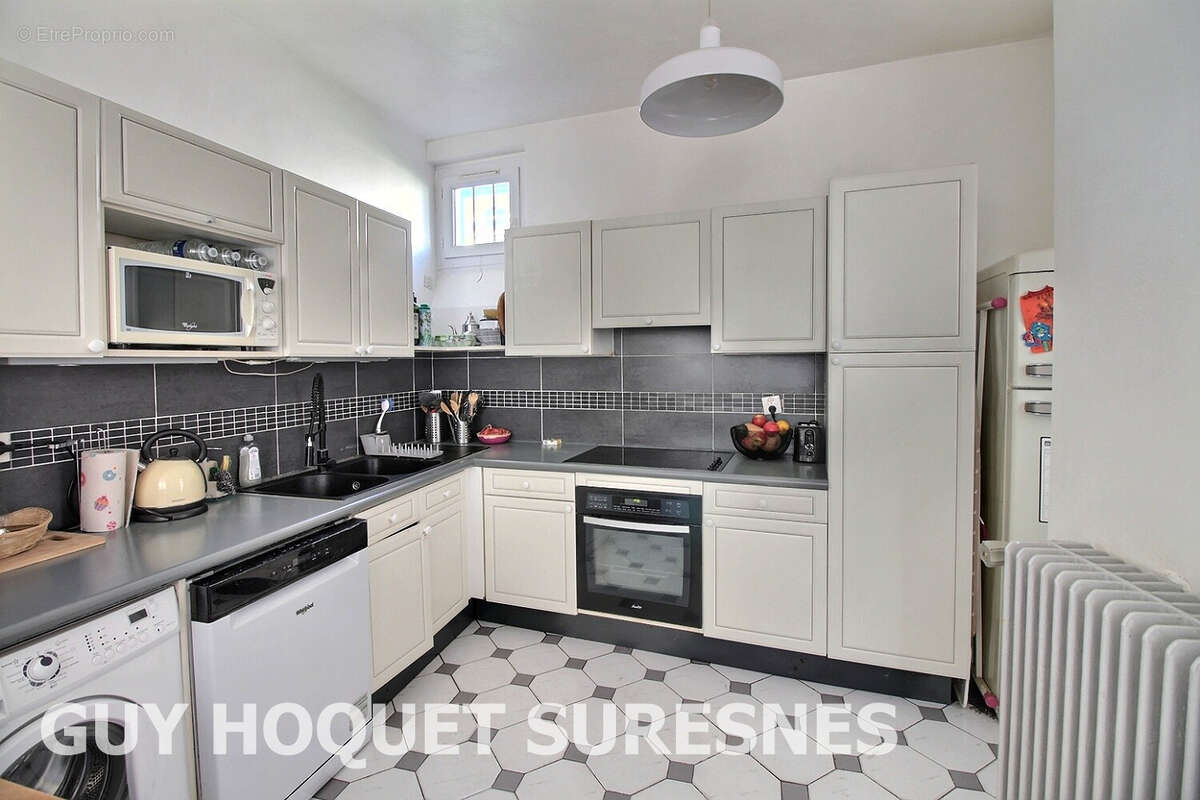 Appartement à SURESNES