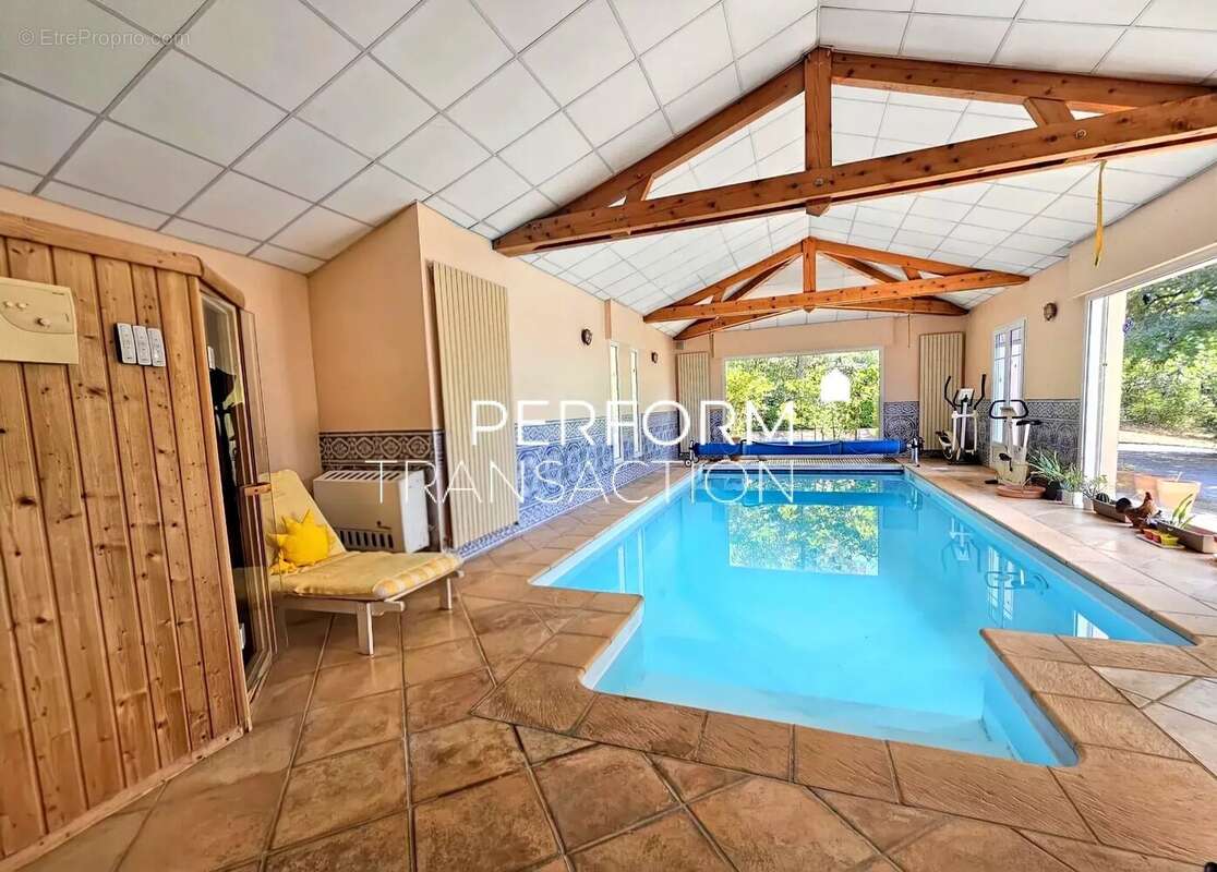 Propriété d'architecte 250m² avec piscine - photo 10