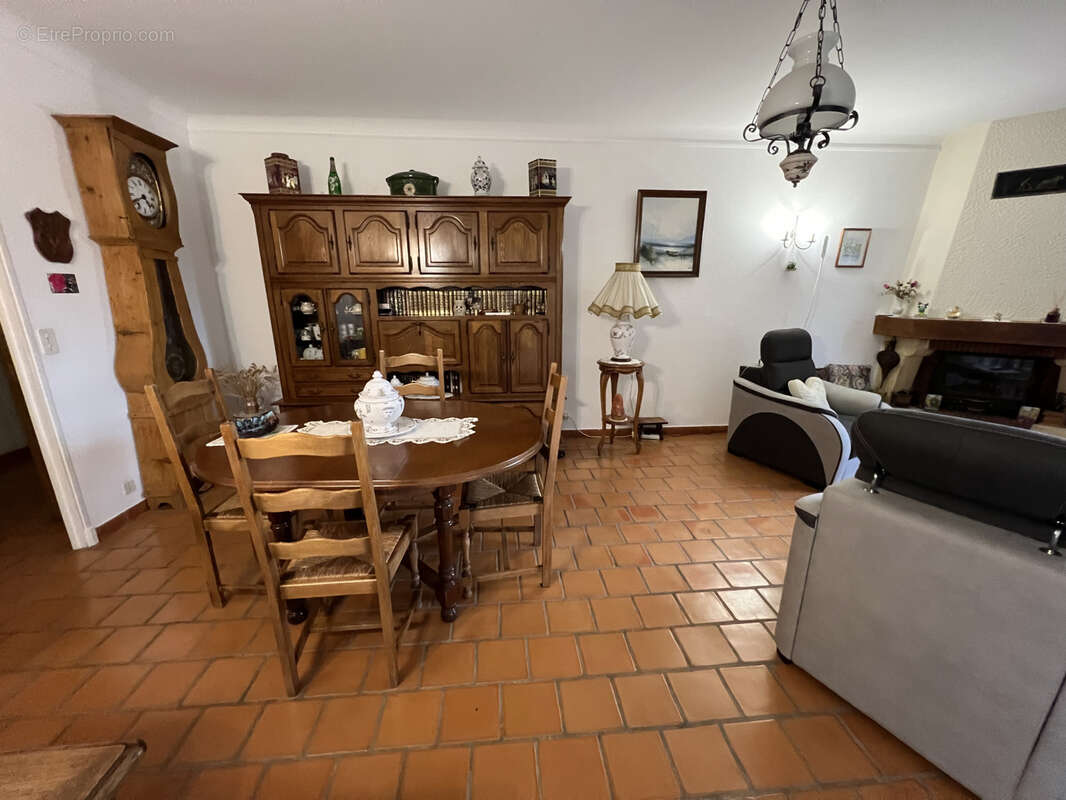Maison à LE MUY