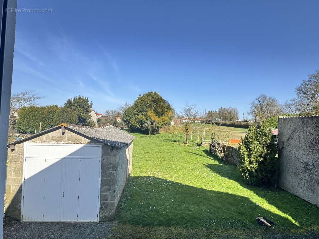 Maison à SECONDIGNY