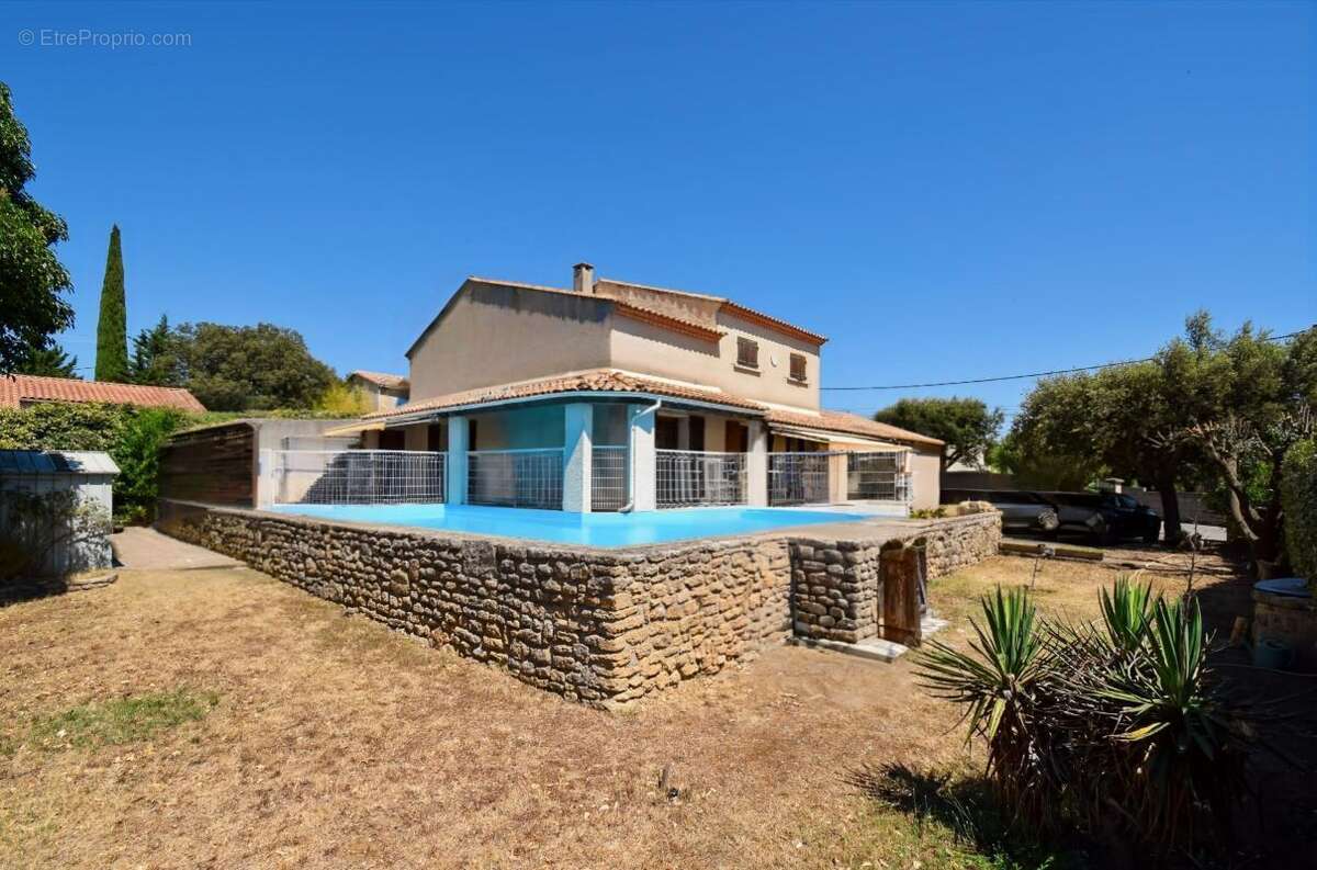 Maison à VERS-PONT-DU-GARD