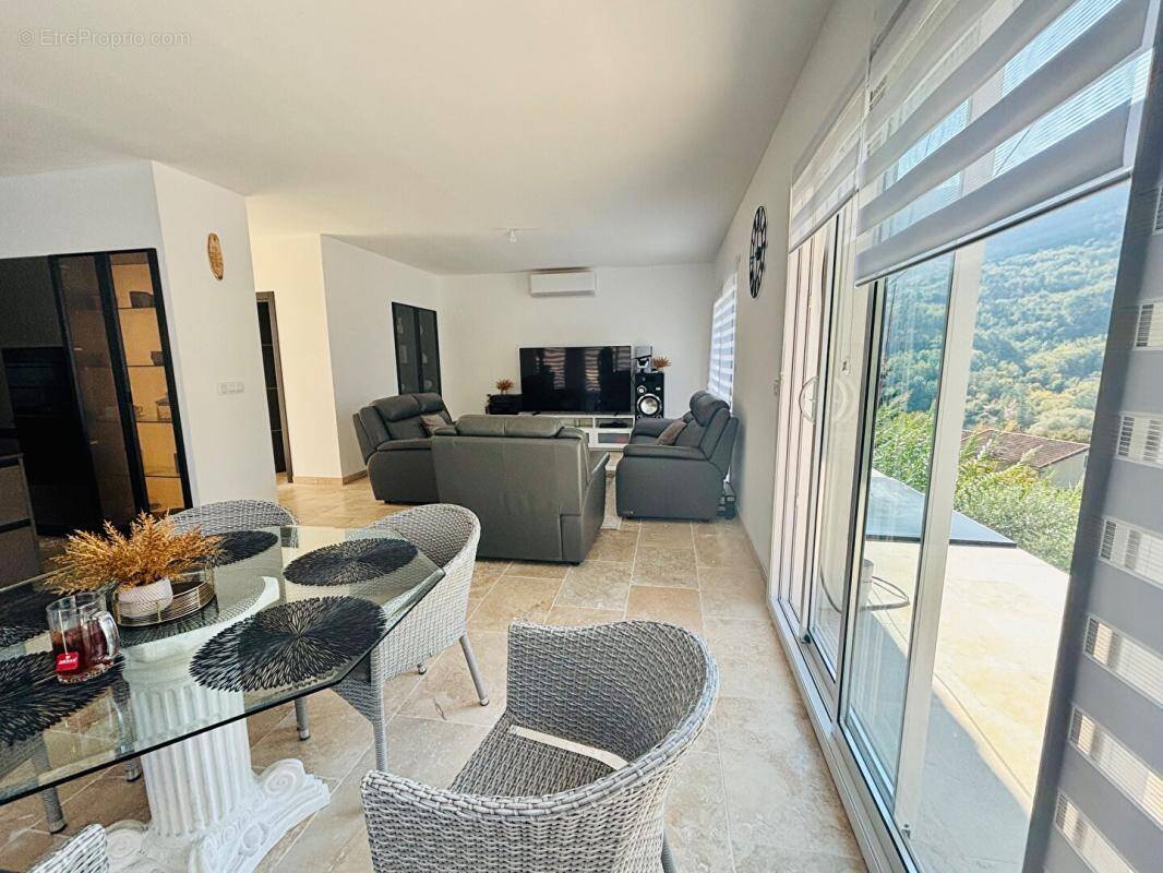 Maison à TOURRETTE-LEVENS