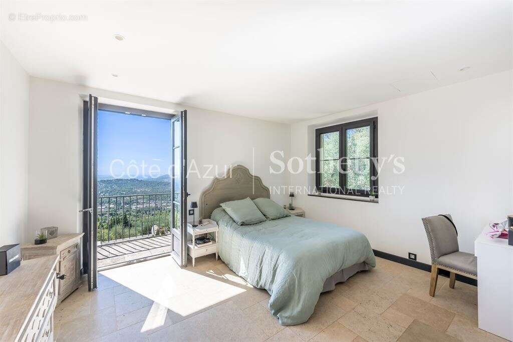 Le Tignet, villa rénovée vue mer panoramique, piscine à débordement et appartement - photo 20