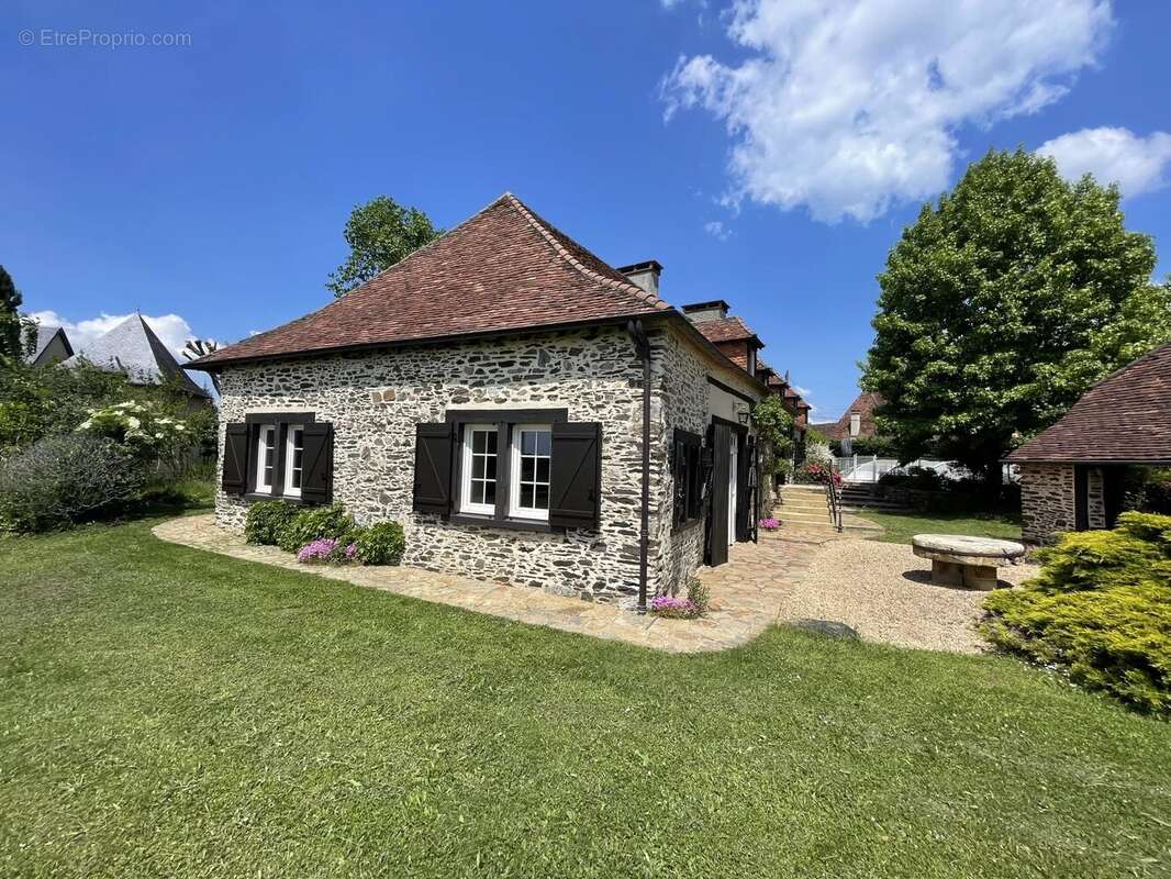 Maison à SAVIGNAC-LEDRIER