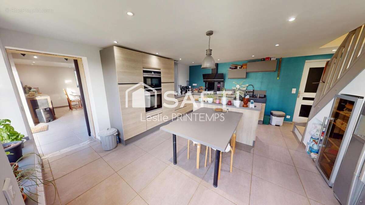 Maison 186 m² à Coulonges-Sur-L'autize  - photo 2