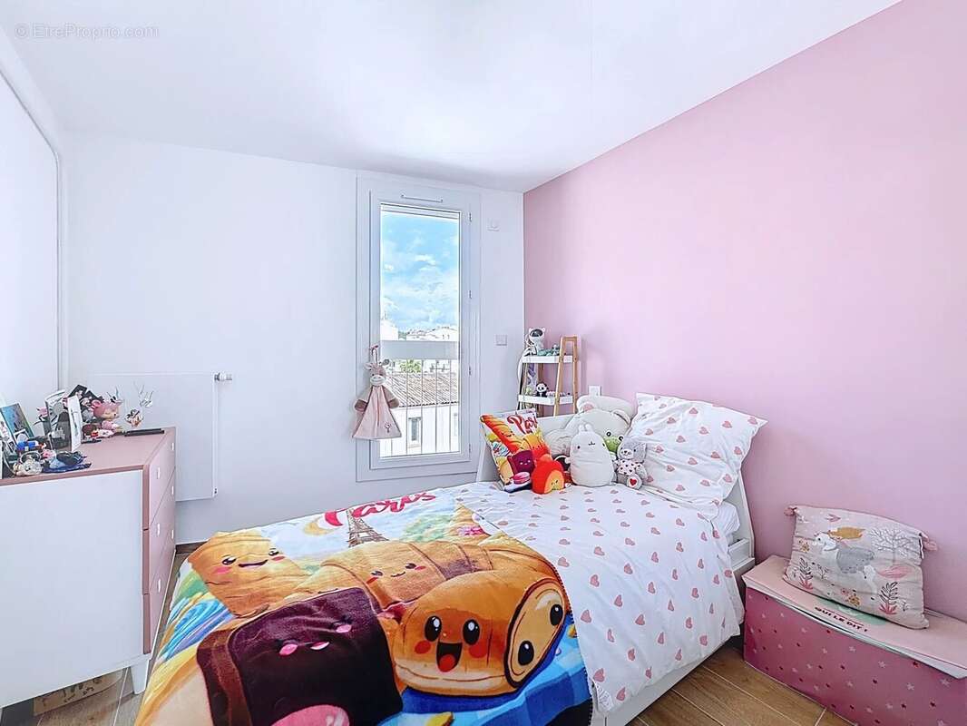Appartement à CARROS