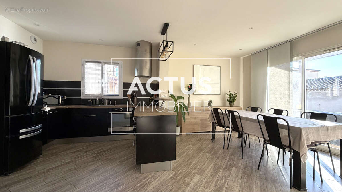 Maison à FONTVIEILLE