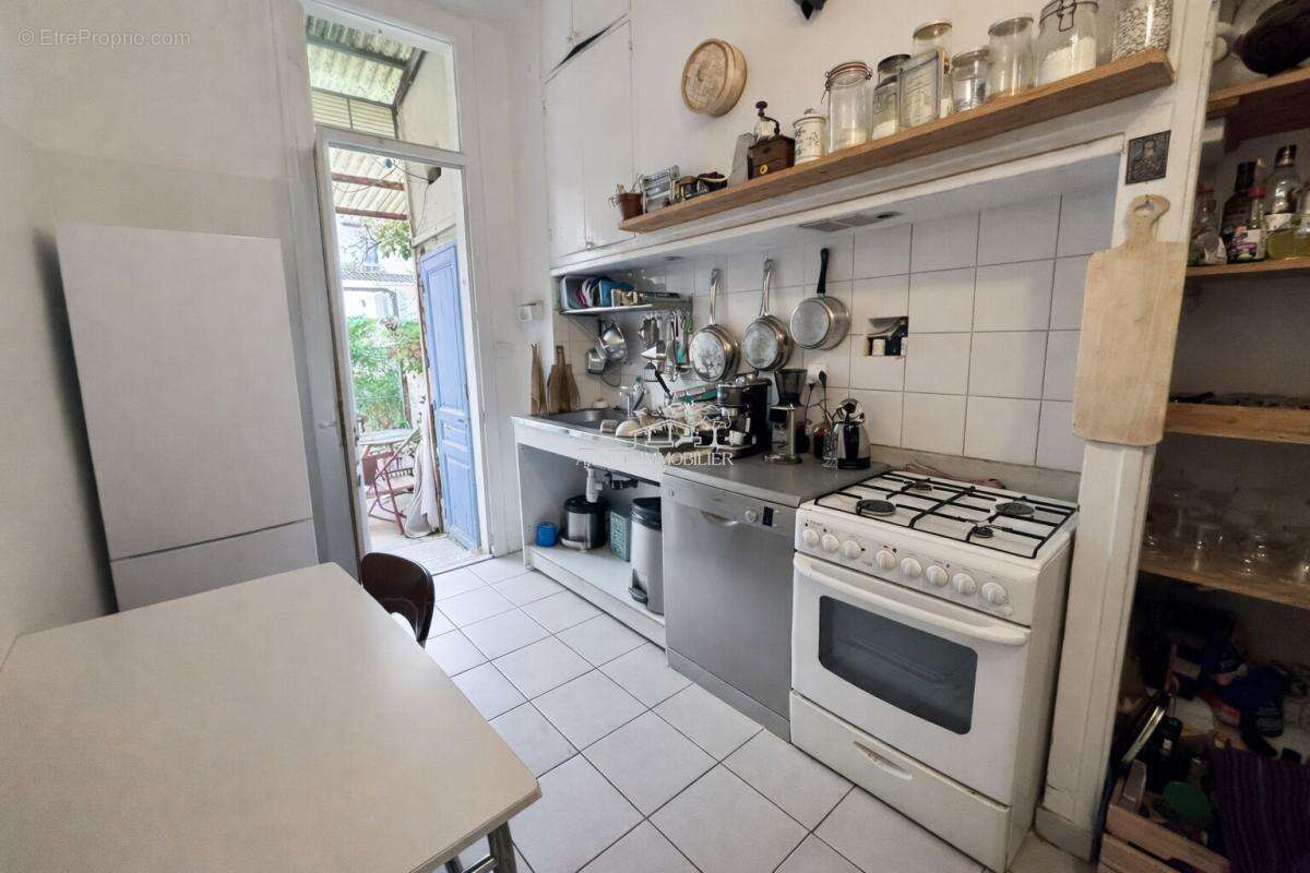 Appartement à MARSEILLE-1E
