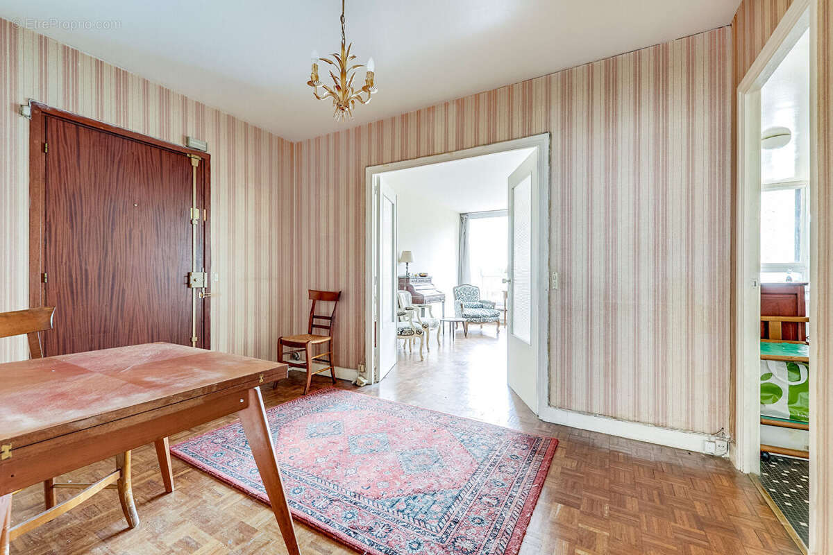 Appartement à PARIS-14E